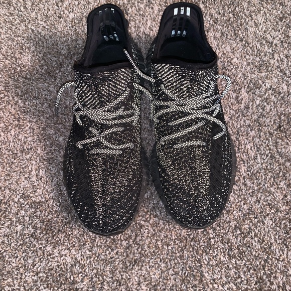 Yeezy 350 - Picture 1 of 4